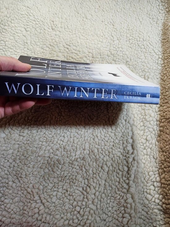 Wolf Winter Cecilia Ekback Paperback 2015 HarperCollins Fiction Novel Used - Picture 4 of 12